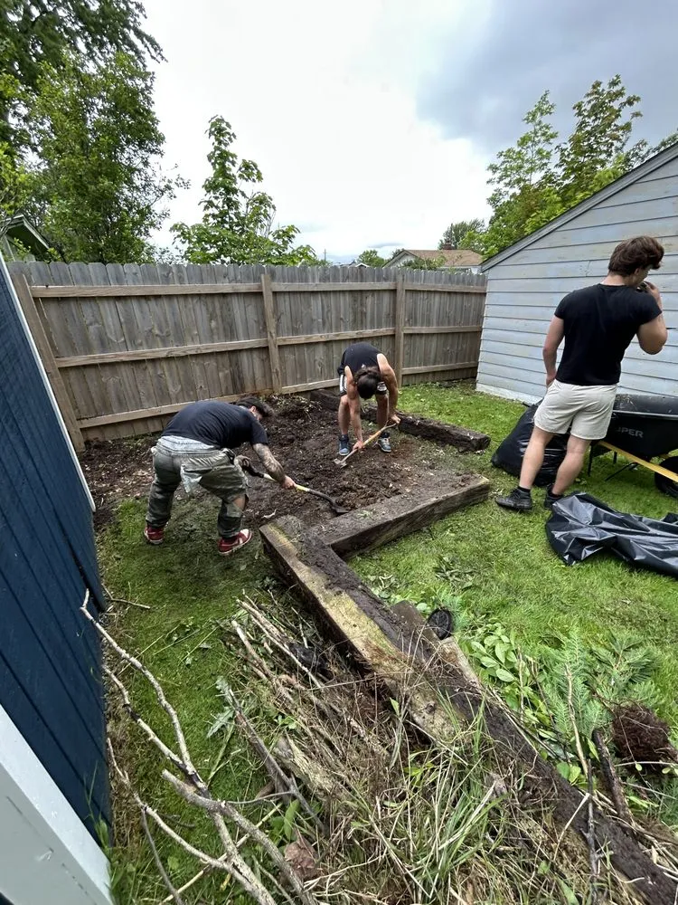 Affordable outdoor landscaping for beautiful yards across Cleveland, OH - Smiths lawn care