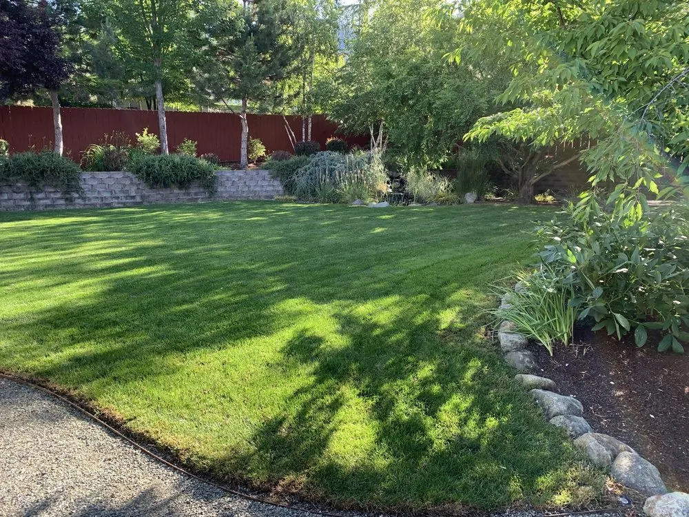 Reliable lawn care service with custom design across Grants Pass, OR - Smith's Lawn Care