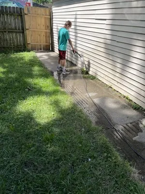 Smiths Lawn Care Logo