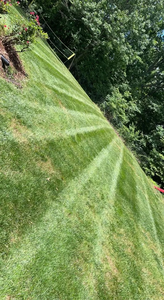 Expert lawn mowing service experts serving Calhoun, GA - Smiths Lawn Maintenance