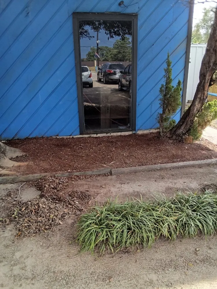 Professional outdoor landscaping for homes across Conroe, TX - Smiths Lawn Service