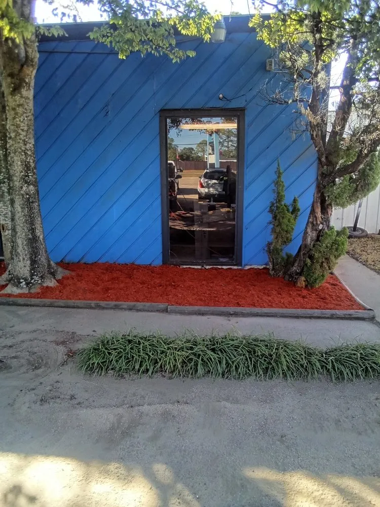 Expert yard cleanup service in Conroe, TX - Smiths Lawn Service