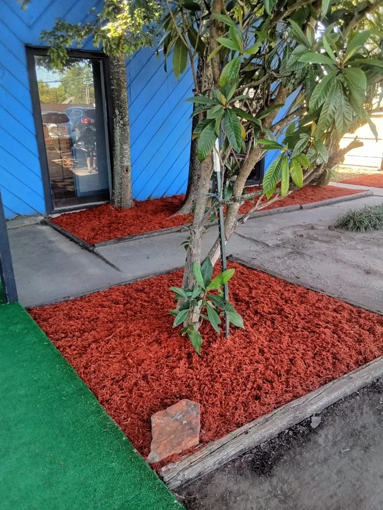 Expert garden landscaping experts serving Conroe, TX - Smiths Lawn Service