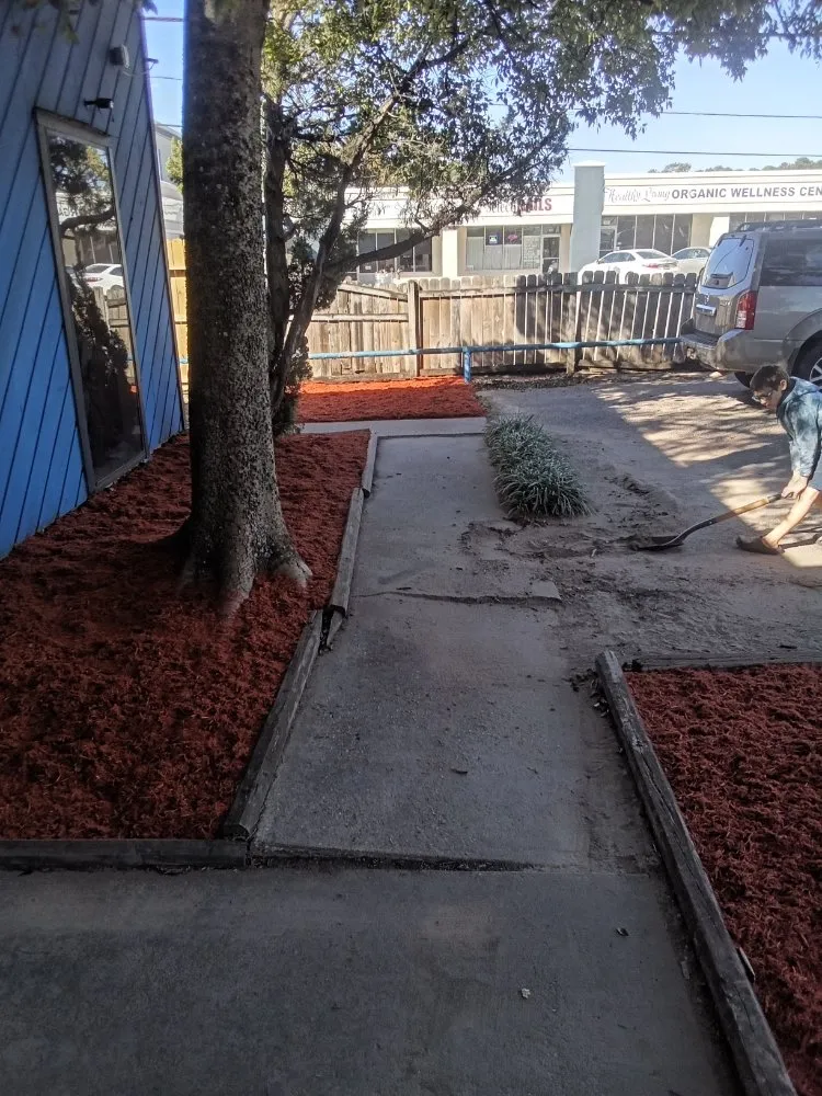 Top-rated landscape design for residential properties in Conroe, TX by Smiths Lawn Service