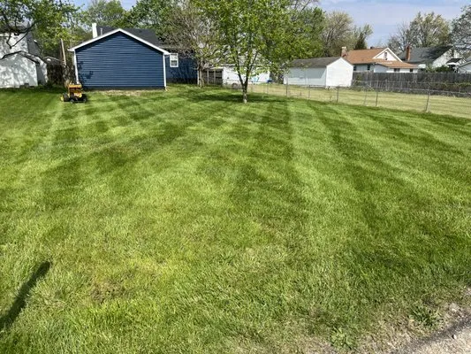 Smiths Lawncare Logo