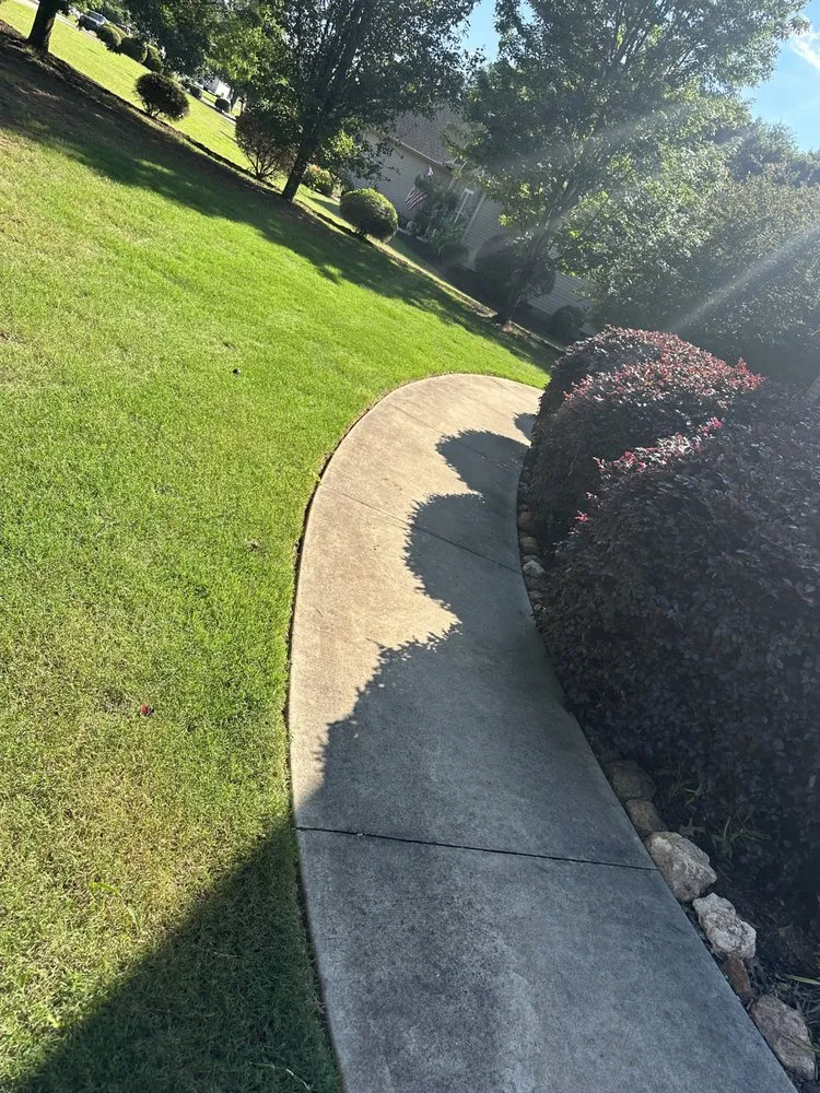 Reliable yard cleanup service near you across Seneca, SC - Smith's Lawncare