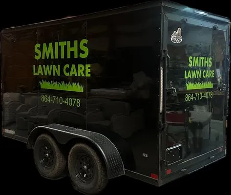 Smith's Lawncare Logo