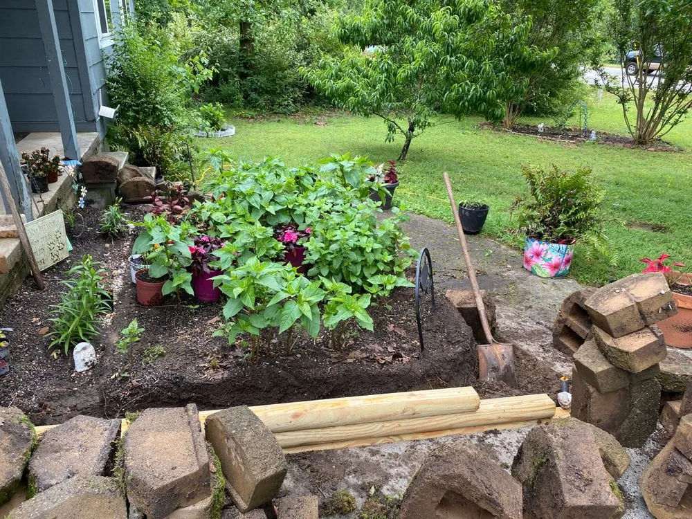 Expert landscaping services with custom design in Gainesville, GA by Smith’s Lawns