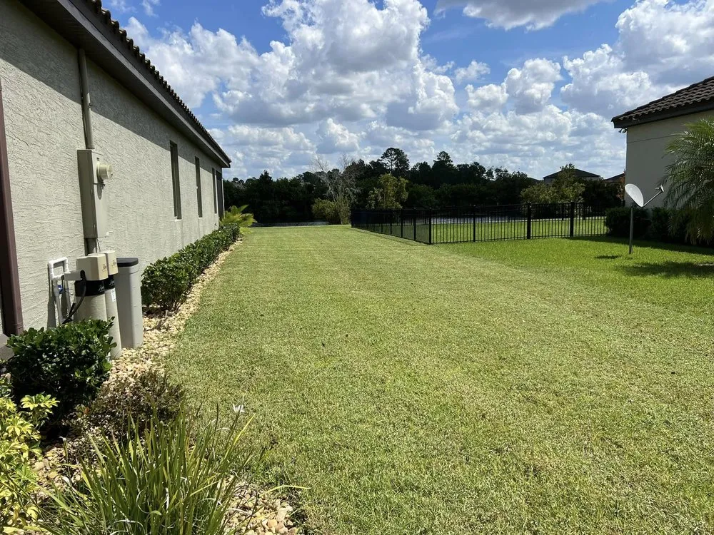 Top-rated yard cleanup service in DeLand, FL by Smith's Outdoor Services