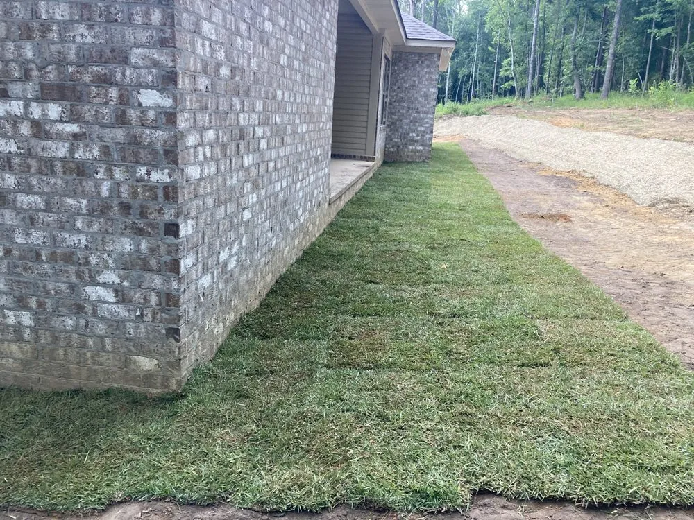 Local lawn mowing service experts serving Northport, AL - Smith’s Outdoor Solutions