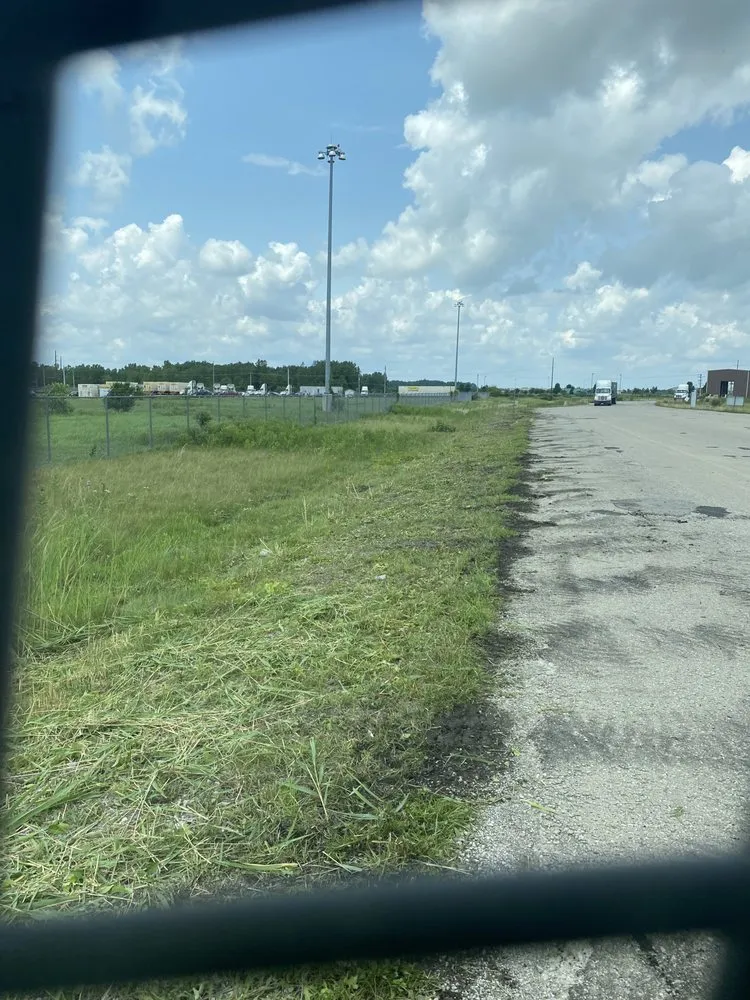 Trusted landscaping services for residential properties in Columbus, OH by Smiths property management