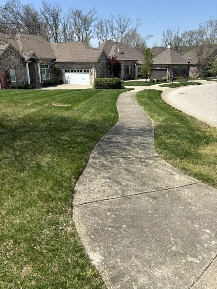 Affordable garden landscaping in Louisville, KY - Smiths Property Management