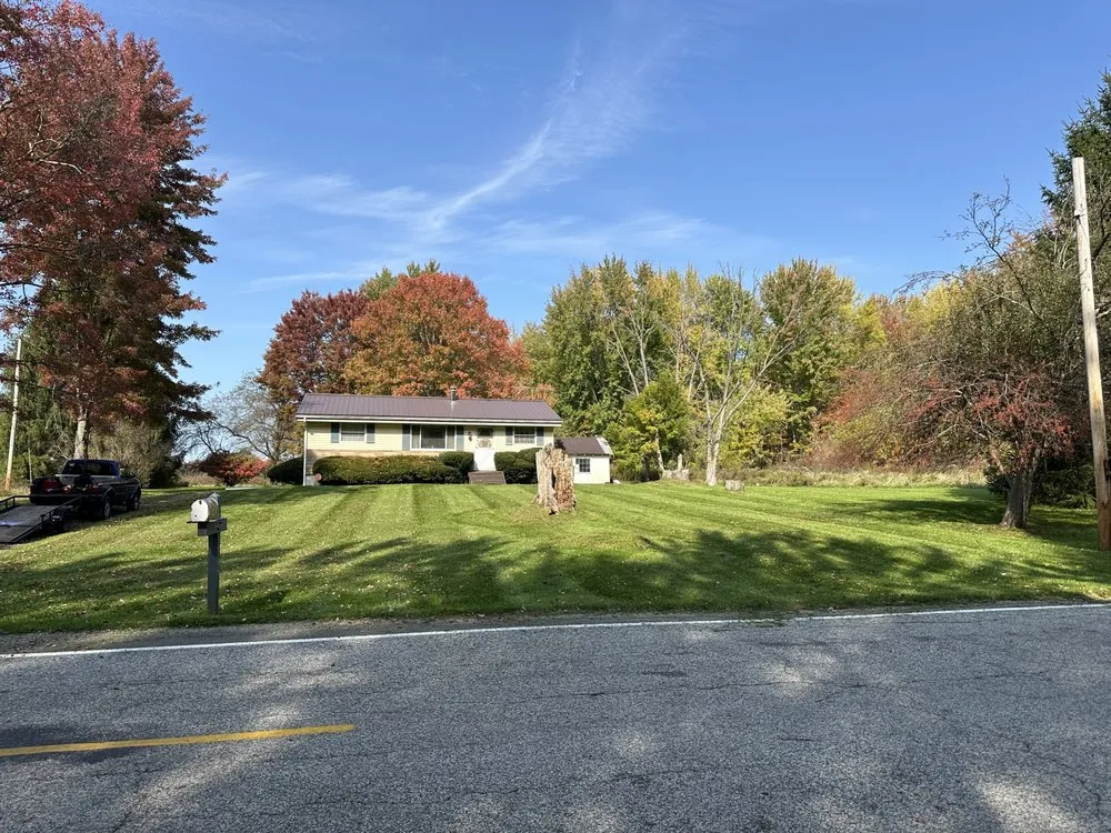 Trusted lawn care service for beautiful yards across Brookfield Center, OH - Smith's Services