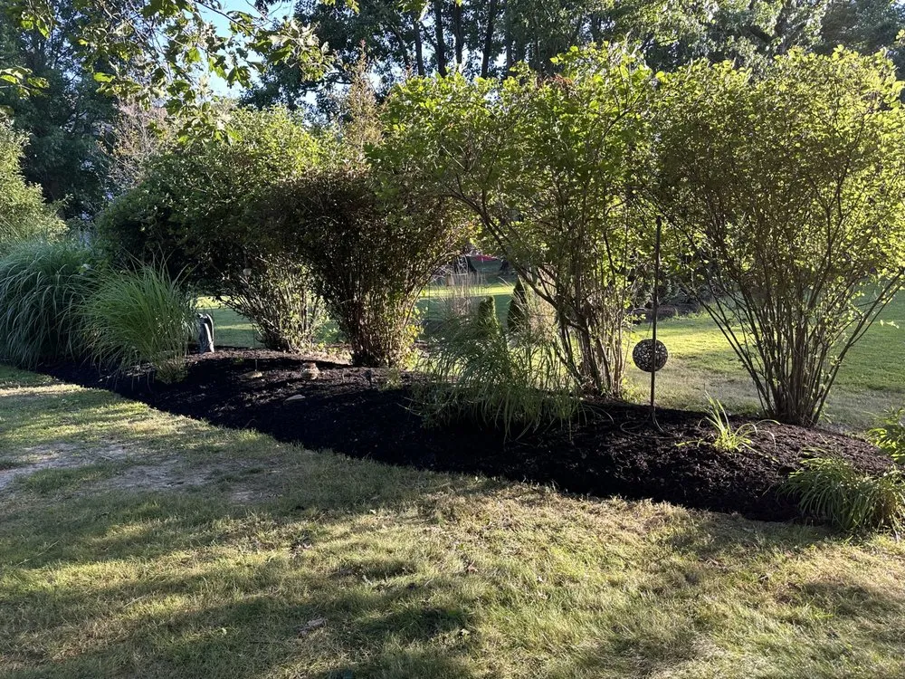 Reliable yard maintenance with custom design in Brookfield Center, OH by Smith's Services