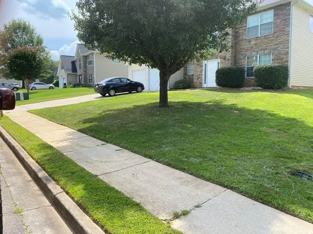 Affordable garden landscaping in Franklin, GA by Smitty’s Lawn Care