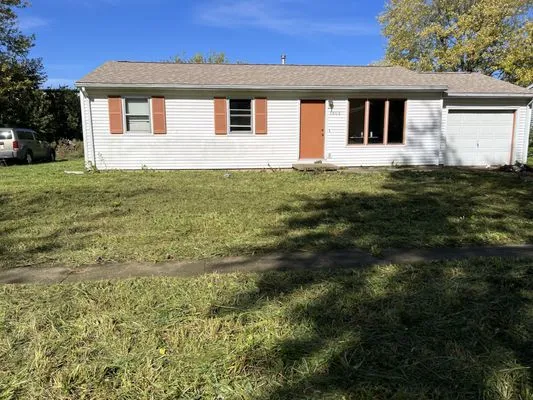 Smitty's Lawn Service Logo