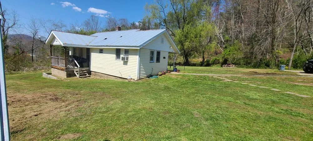 Expert outdoor landscaping in Woodfin, NC - Smokey Mountain Landscape