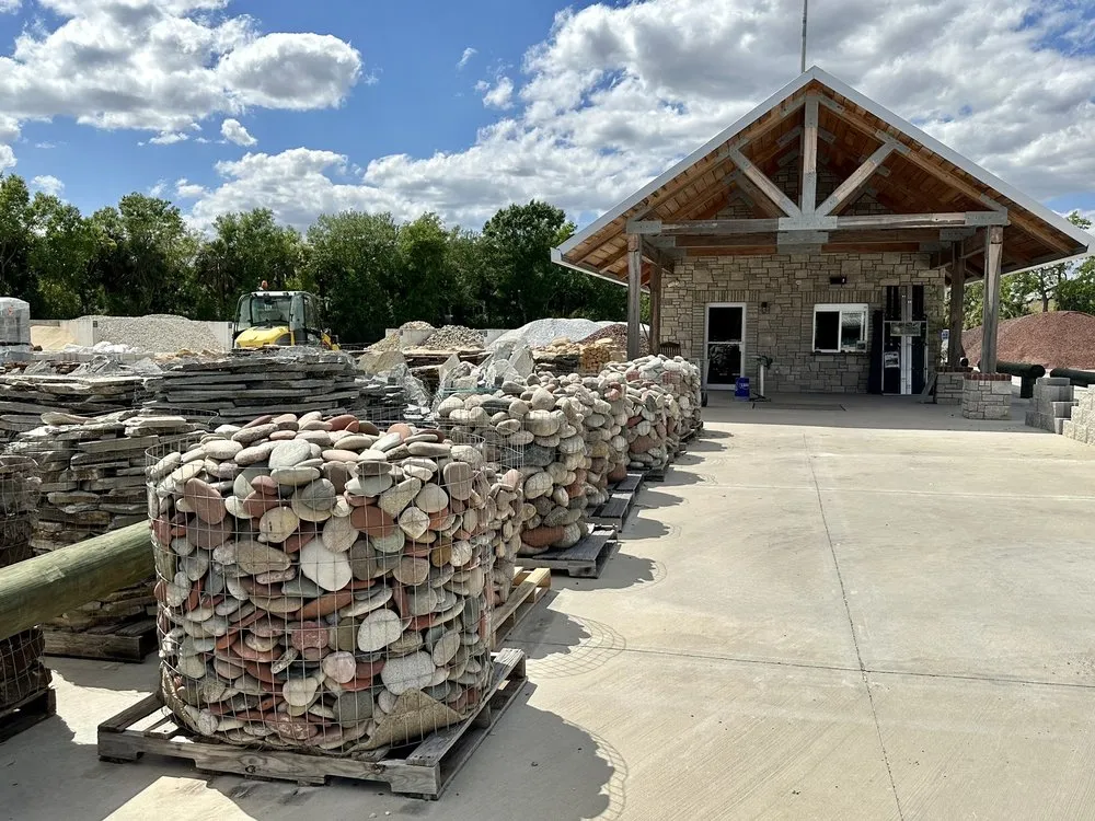 Top-rated lawn mowing service in Sanford, FL by Smokey Valley Stone