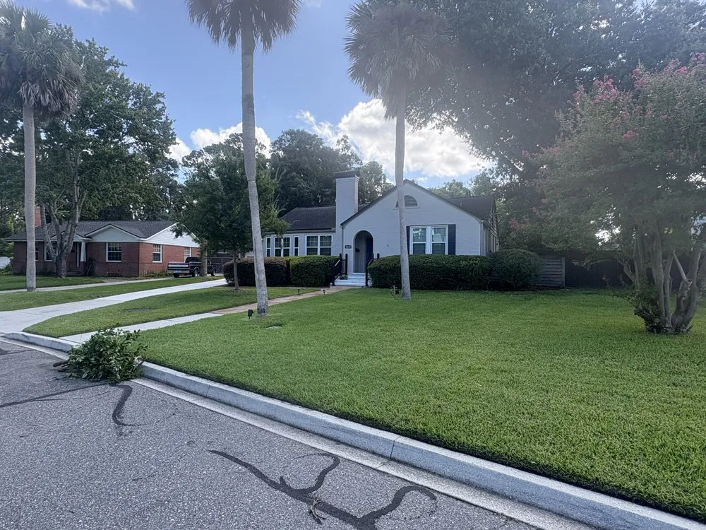 Expert outdoor landscaping near you in Jacksonville, FL by Smokey’s Lawn Service