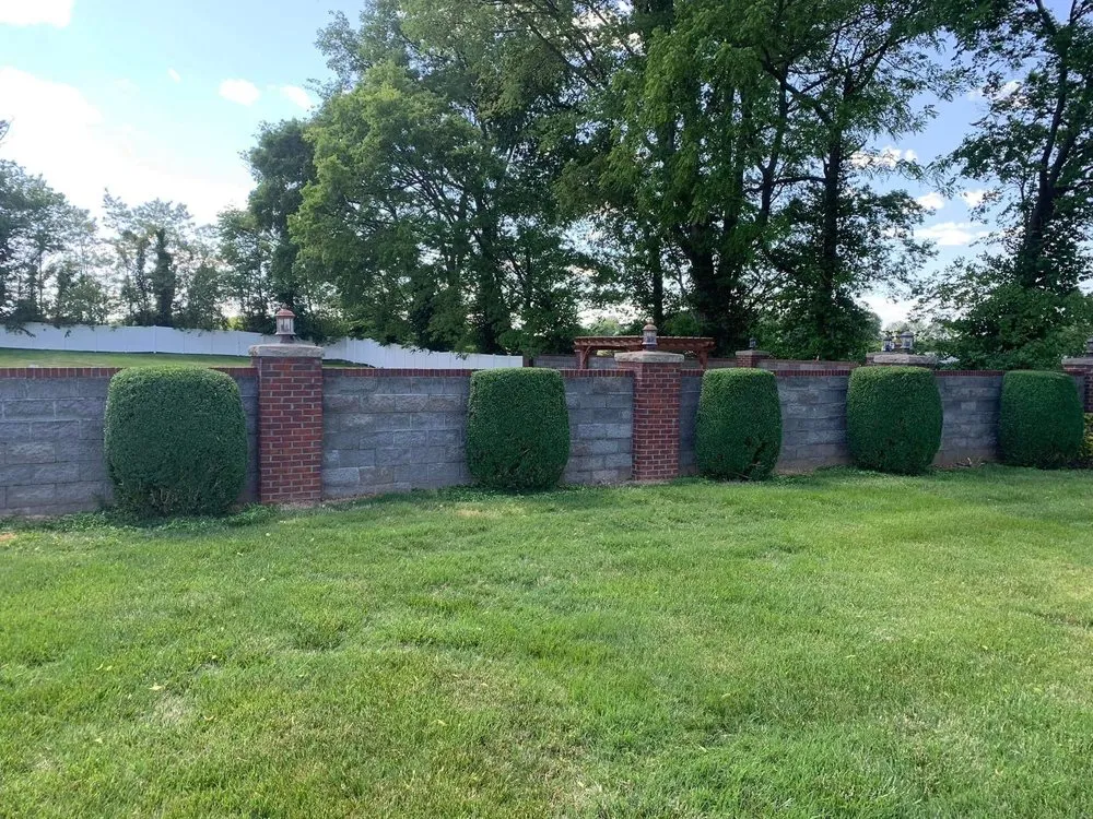 Reliable lawn mowing service experts serving Oakland, KY - Smokin Grass