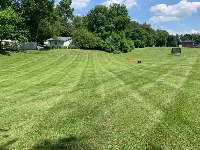 Top-rated lawn mowing service experts serving Oakland, KY - Smokin Grass