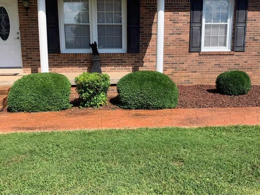 Local outdoor landscaping in Oakland, KY by Smokin Grass