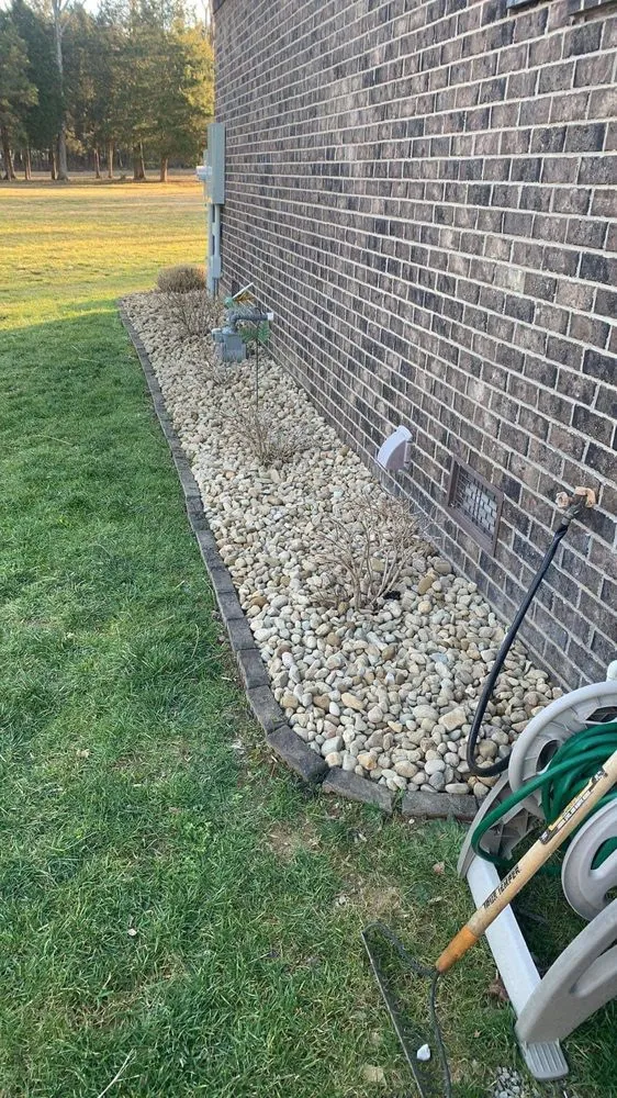 Custom landscape design near you in Oakland, KY by Smokin Grass