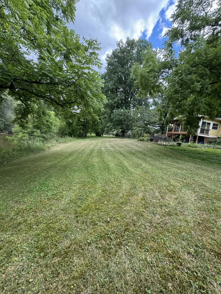 Top-rated lawn mowing service experts serving Sevierville, TN - Smoky’s Landscaping