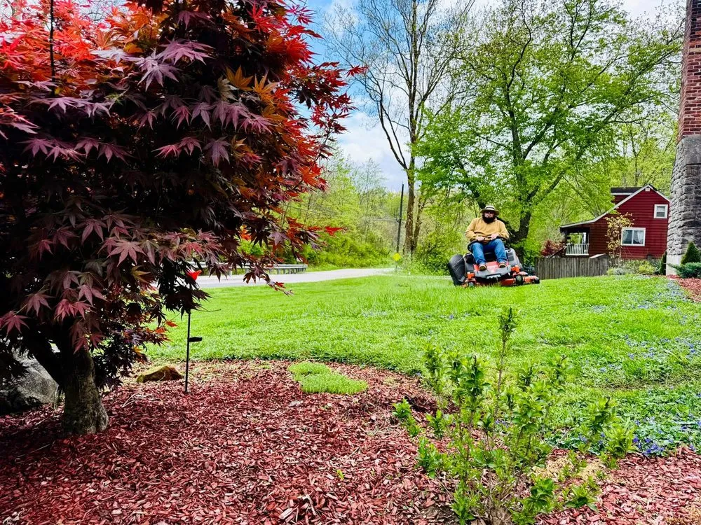 Trusted outdoor landscaping in Cincinnati, OH - Smoothscapes Groundskeeping Services