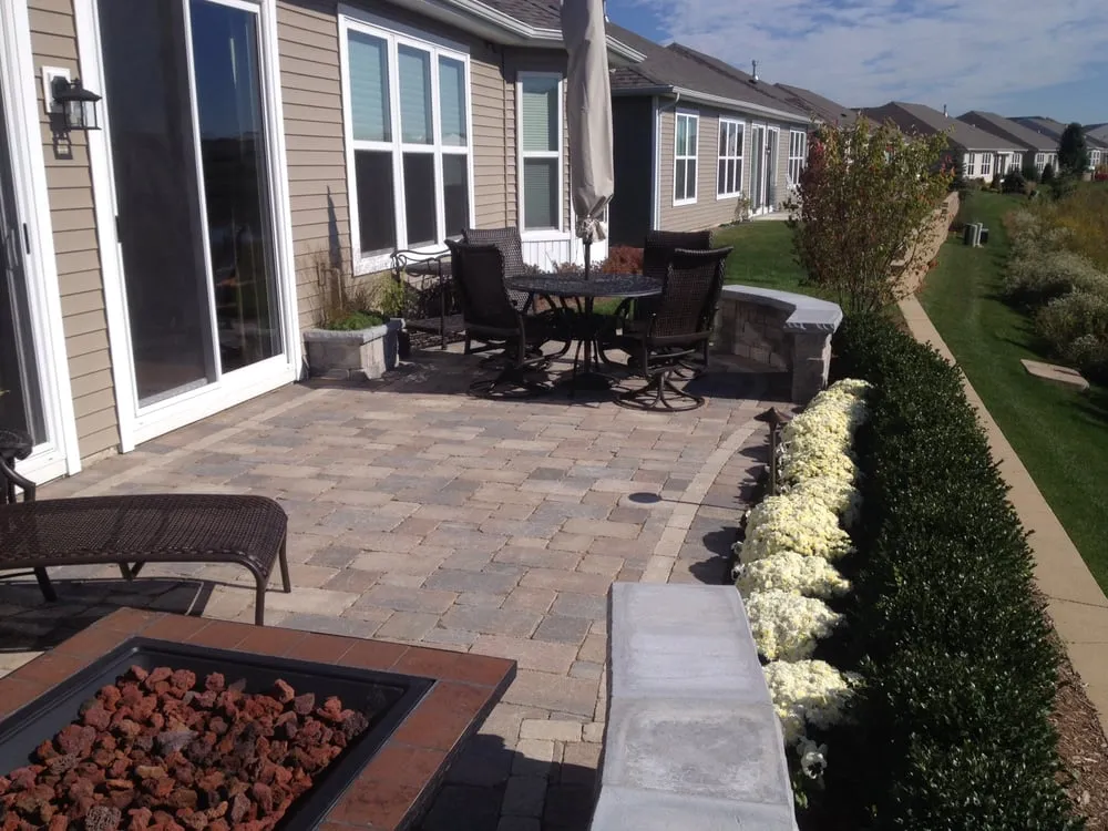 Expert garden landscaping in Crystal Lake, IL - SMP Landscape Construction