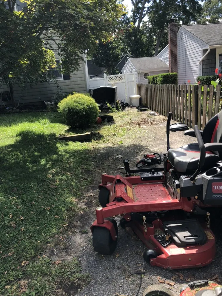 Reliable yard cleanup service in Ronkonkoma, NY by SMR Landscaping