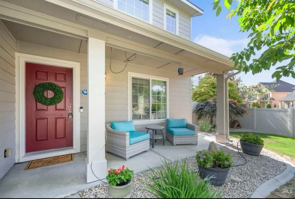 Affordable landscaping services in Kuna, ID by Snake River Hardscapes