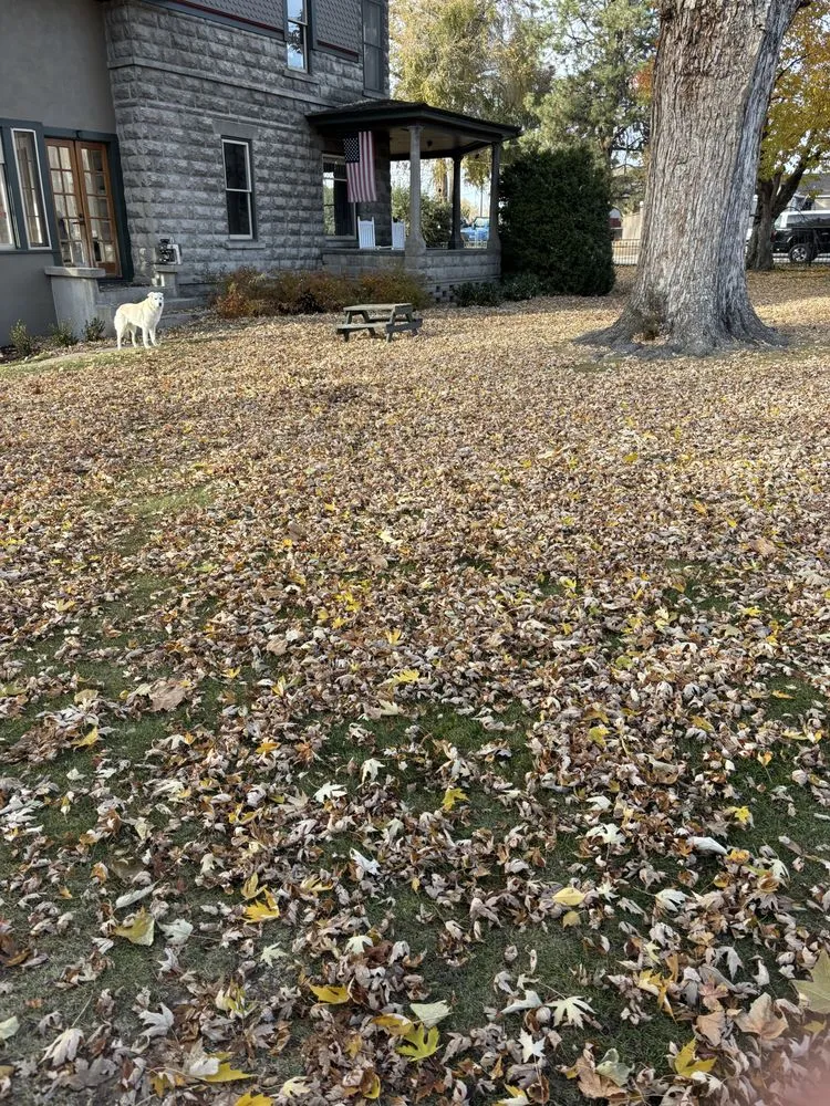 Custom lawn care service in Kuna, ID by Snake River Hardscapes