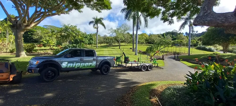 Top-rated lawn mowing service in Honokaa, HI - SnipperZ Lawn Care