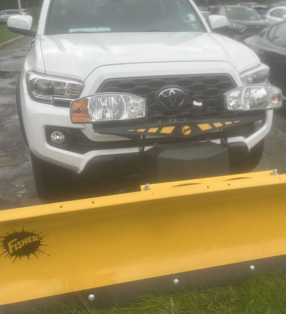 Professional yard maintenance for residential properties in East Hanover, NJ by SnowCat Seasonal Services