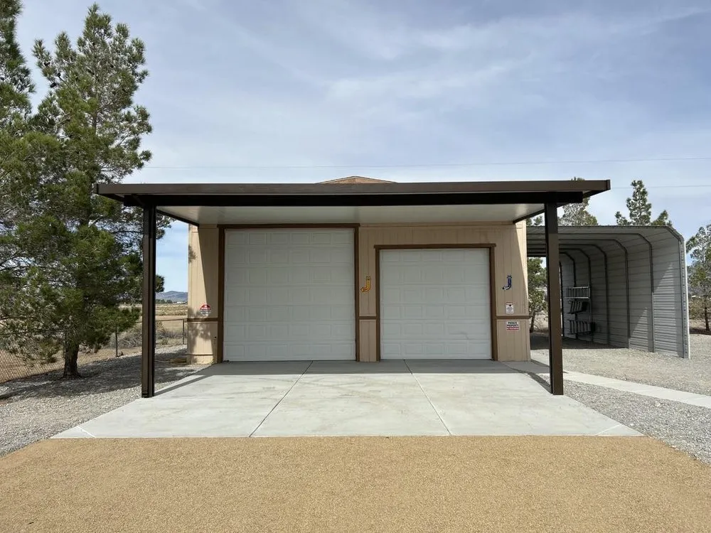 Expert lawn care service experts serving Pahrump, NV - Snowden Designs