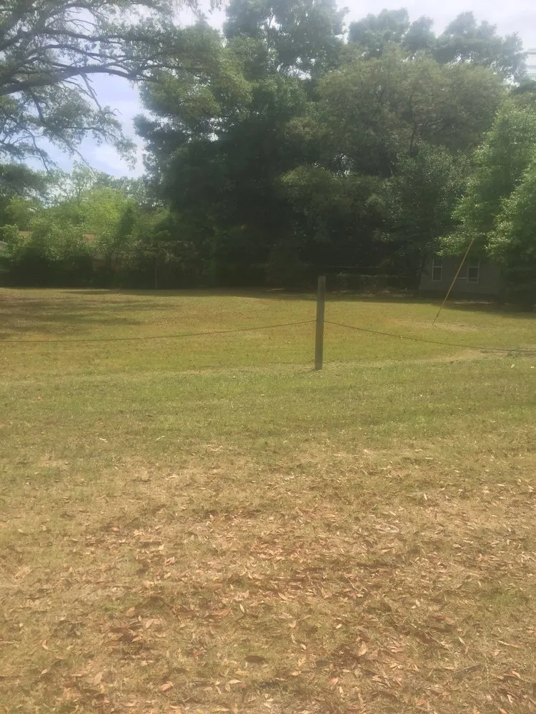 Professional yard cleanup service for beautiful yards across Pensacola, FL - Snowman Lawn Care