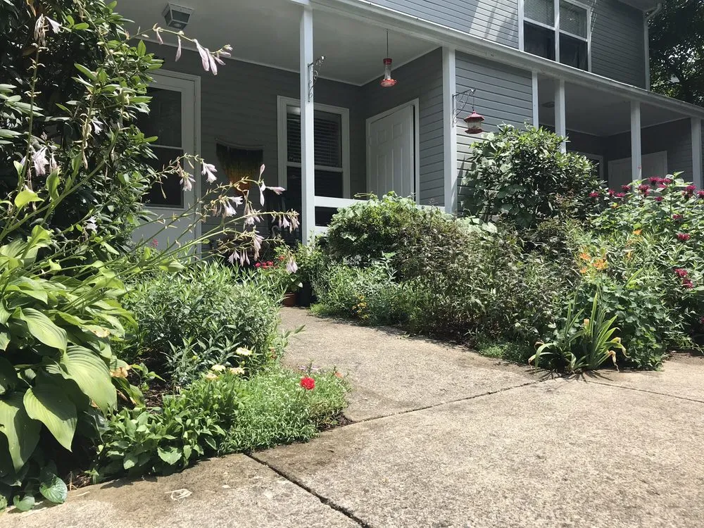 Custom garden landscaping in Charlottesville, VA - Snow's Garden Center