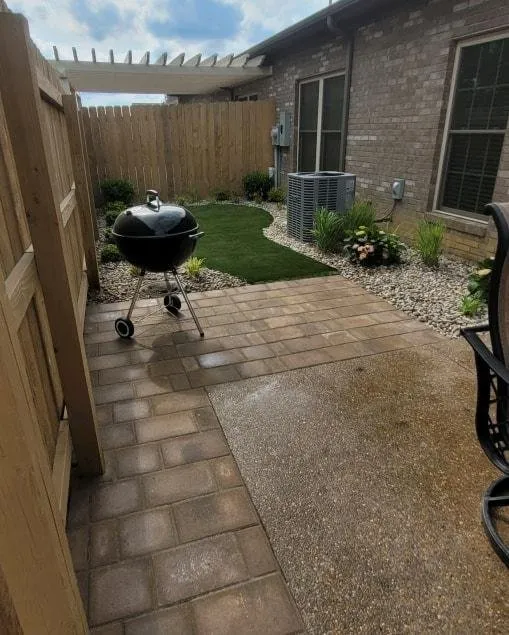 Custom residential landscaping experts serving Newburgh, IN - Snow's Landscape & Nursery