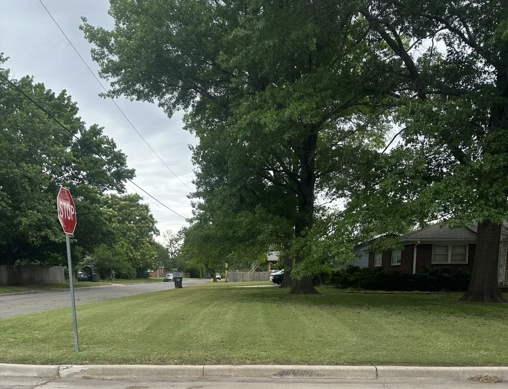 Custom yard maintenance for homes across Wichita, KS - Snow’s Lawn Care Services