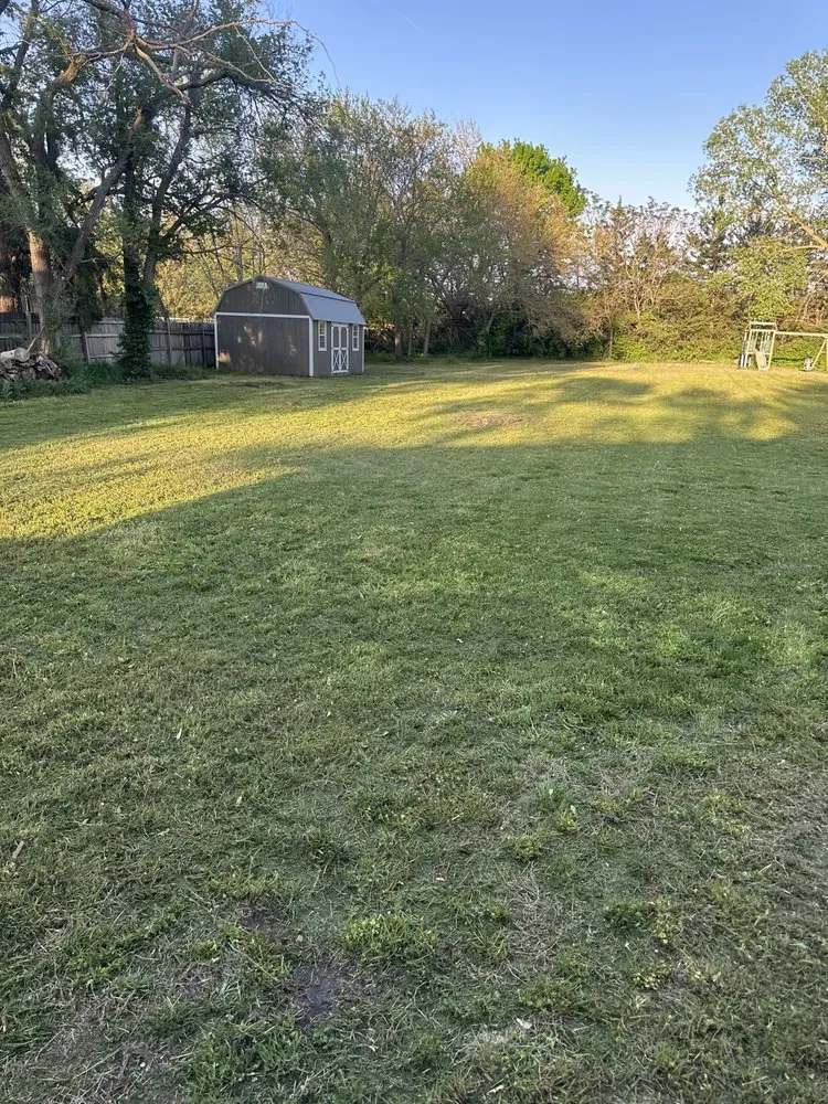 Custom yard maintenance experts serving Wichita, KS - Snow’s Lawn Care Services