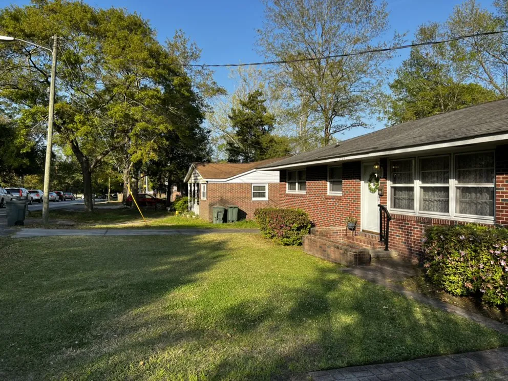 Affordable residential landscaping in Ashburn, VA by SnS Landscaping