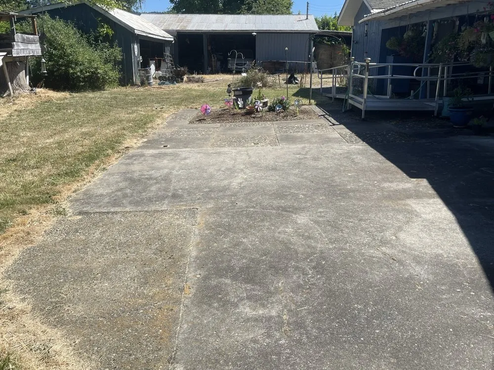 Custom lawn mowing service for year-round maintenance across Roseburg, OR - Snyder Construction