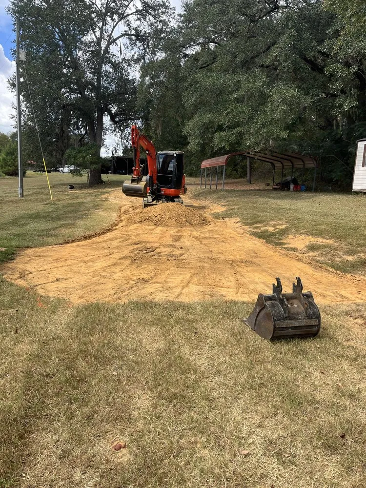 Expert lawn care service experts serving Monticello, FL - Snyder Contracting