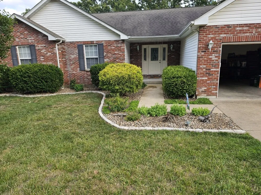 Affordable landscape installation for year-round maintenance across Truesdale, MO - Snyder Landscape And Cleanup
