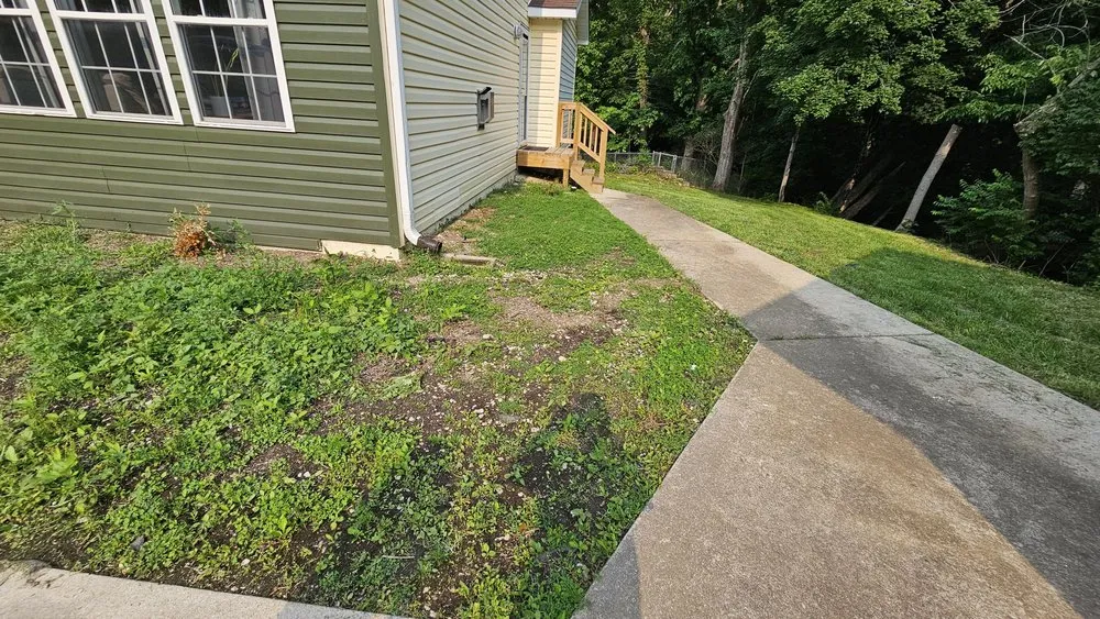 Reliable lawn mowing service in Truesdale, MO by Snyder Landscape And Cleanup