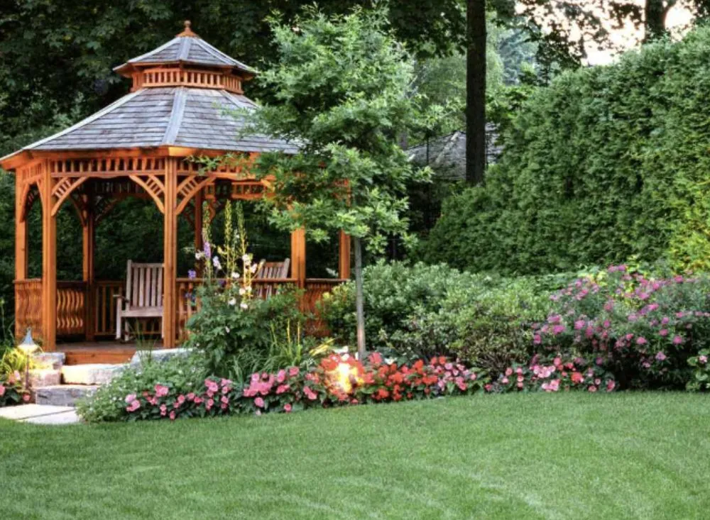 Top-rated lawn care service experts serving Kalamazoo, MI - Snyder's Lawn Care