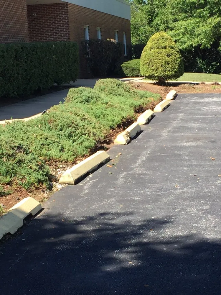 Local lawn care service experts serving York, PA - Snyder's Lawn Service