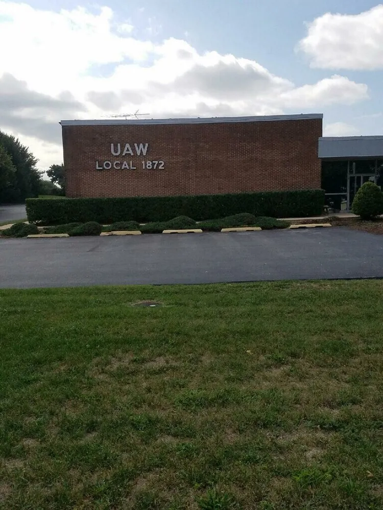 Professional yard cleanup service in York, PA - Snyder's Lawn Service