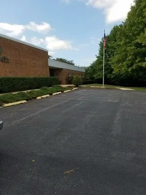 Snyder's Lawn Service Logo